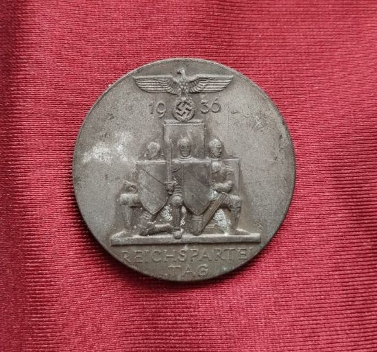 Obrázek Odznak NSDAP z roku 1936