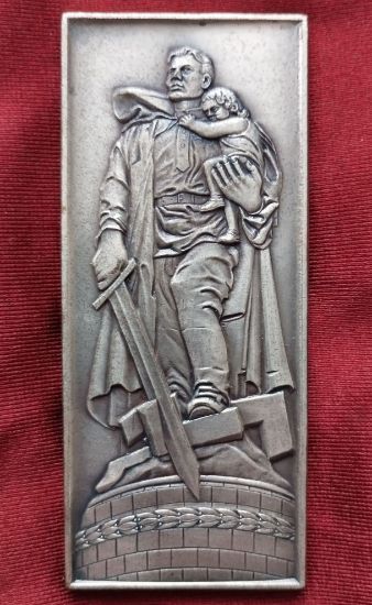 Plaketa rudoarmějce