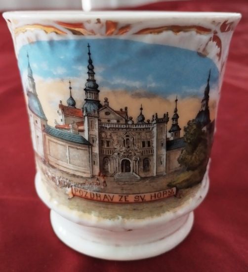 Porcelánový hrnek s motivem Svaté Hory