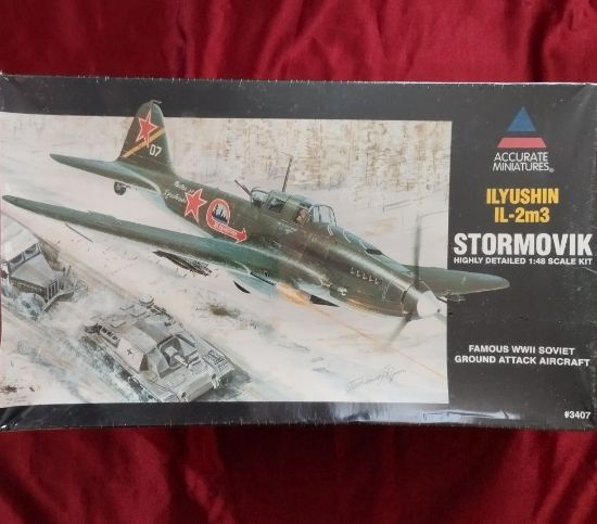 Plastikový model letadla Accurate Miniatures Ilyushin IL-2m3 Stormovik