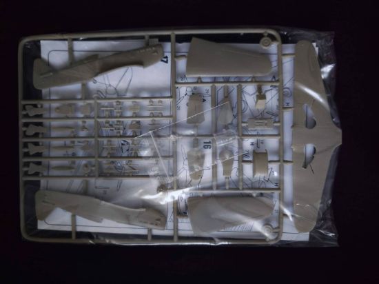 Plastikový model letounu Rogožarski IK-3 v měřítku 1:72 od výrobce Admiral.
