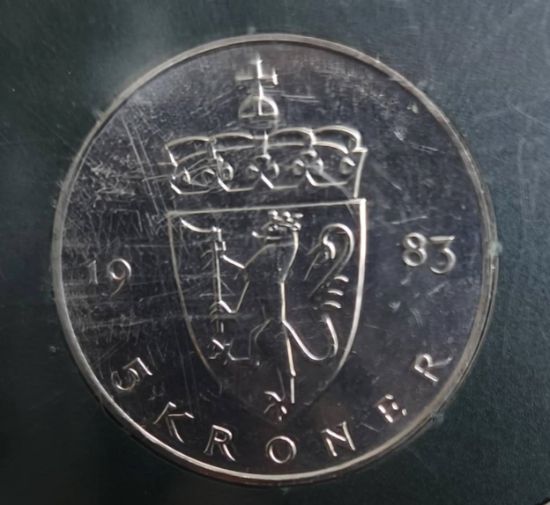 Sada norských mincí z roku 1983 v původním obalu. 