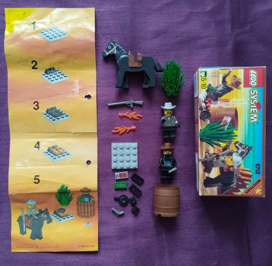 LEGO set ze série Western s označením 6712  Sheriff's Showdown (Přepadení bandity).